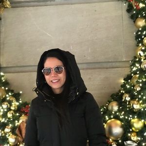 Meet your Posher, Alba luz